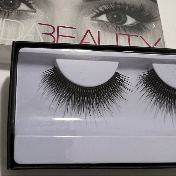 Huda Beauty Lashes Black Womens Claudia #6 - Picture 2 of 5